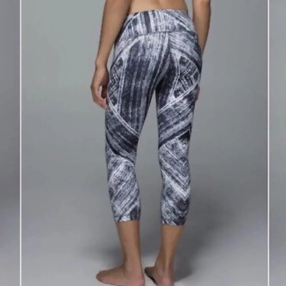 Lululemon Wunder Under Crop Full-On Luon Heat Wave SoulCycle Miami Leggings  4 - Picture 2 of 10